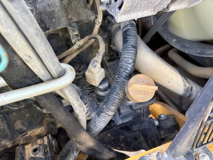 2019-deere-210l-image-53