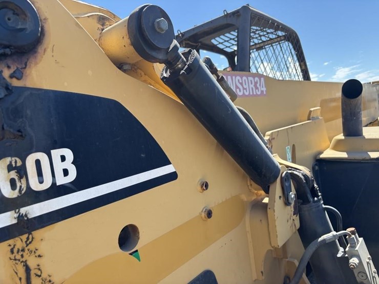 2004-caterpillar-th560b-image-28