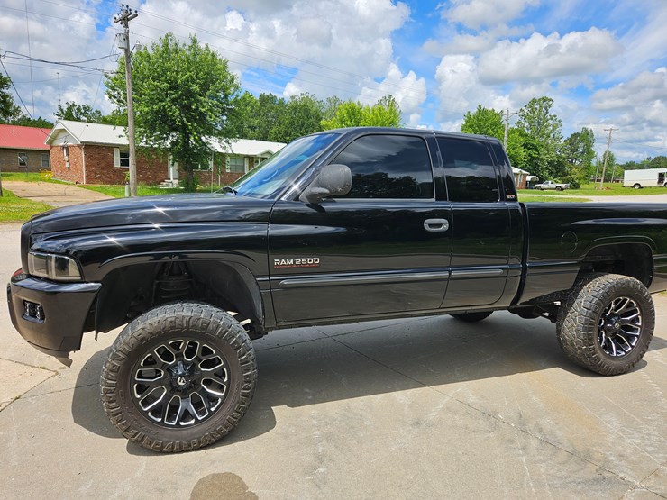 #18968-•-2002-dodge-ram-pickup-truck-image-5