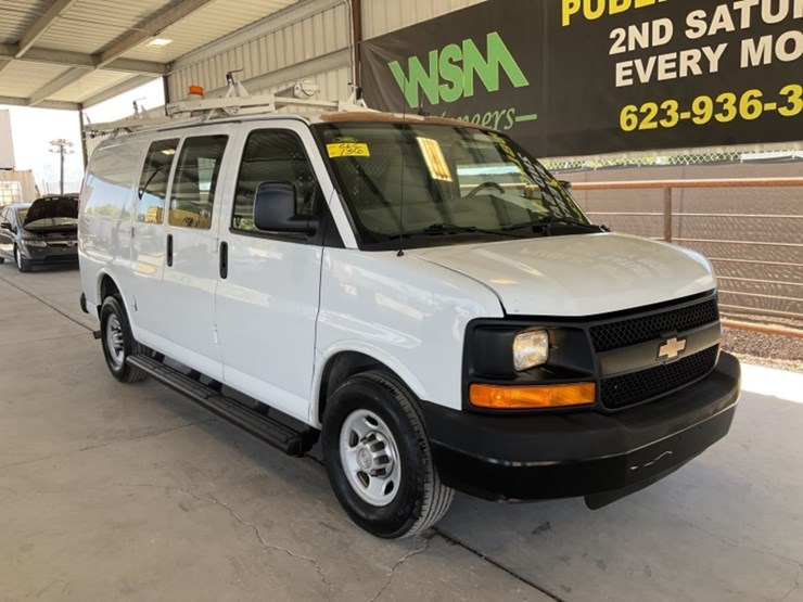 2013-chevrolet-express-2500-image-2