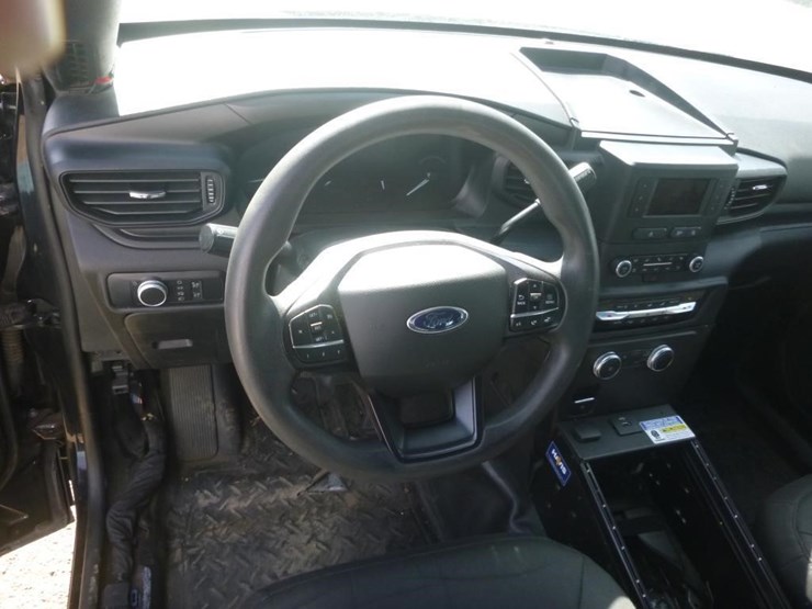2020-ford-explorer-image-9