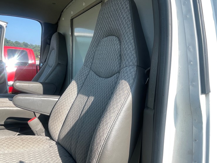 2005-chevrolet-3500-image-59