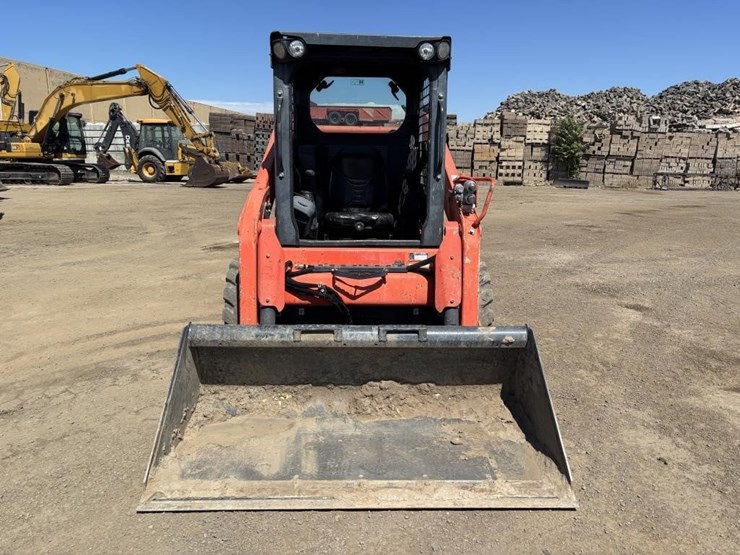 kubota-ssv65-image-6