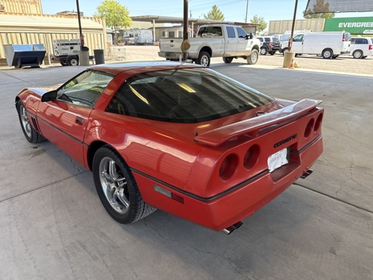 1985-chevrolet-corvette-coupe-image-5