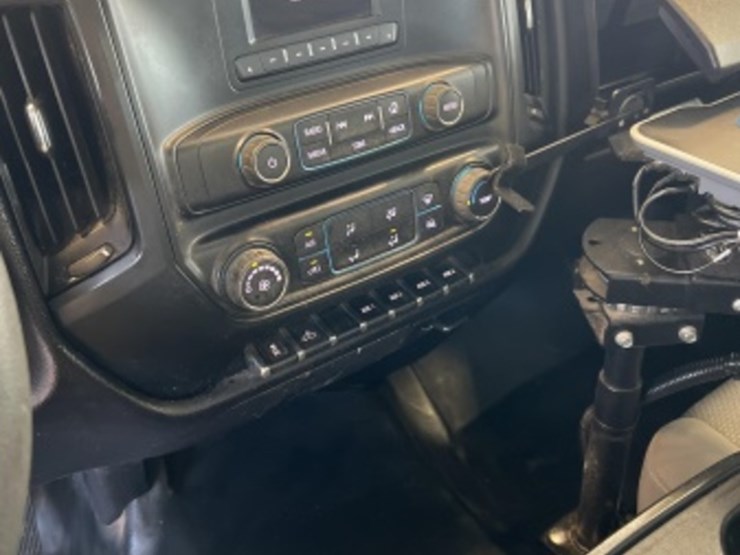 2017-chevrolet-silverado-1500-image-18