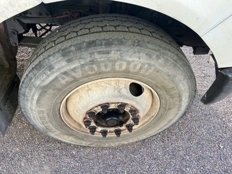 2015-ford-f750-image-13