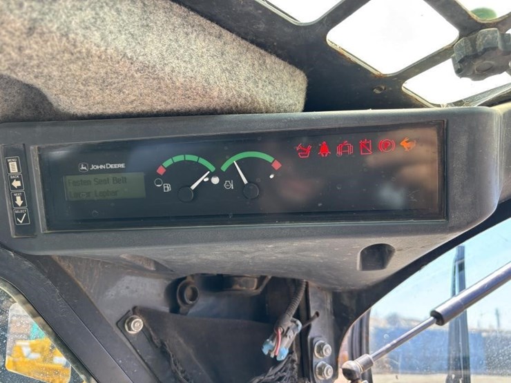 2015-deere-333e-image-27