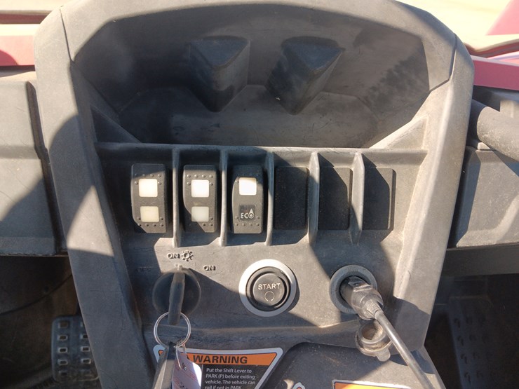 2017-can-am-commander-800-image-23