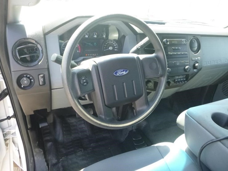 2015-ford-f550-image-21