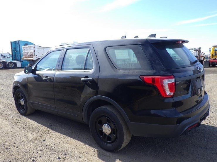 2017-ford-explorer-image-4