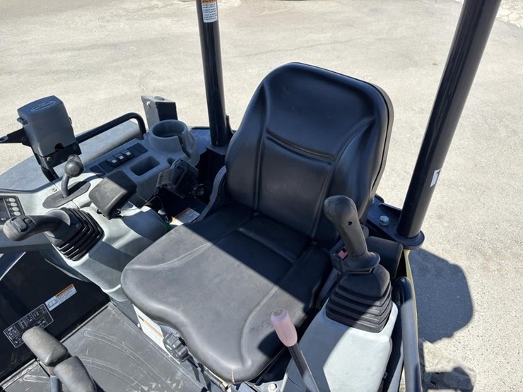 2020-yanmar-vi035-hydraulic-excavator-image-26