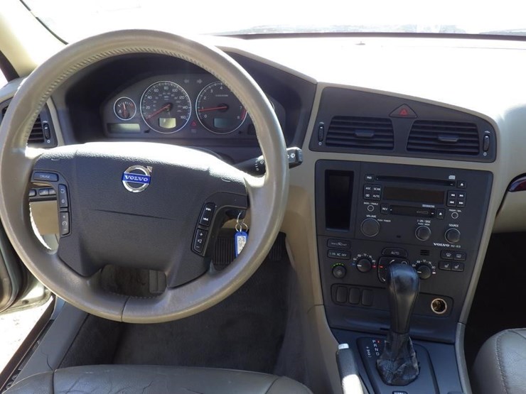 2004-volvo-xc70-image-9