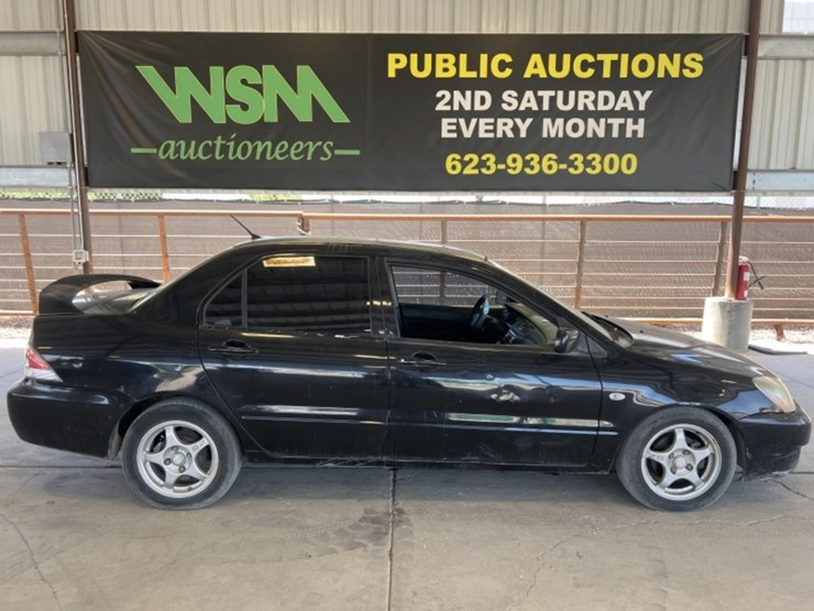 2004-mitsubishi-lancer-sdn-image-1