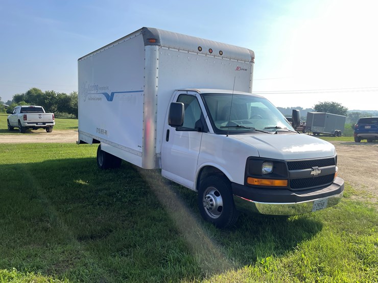 2005-chevrolet-3500-image-3