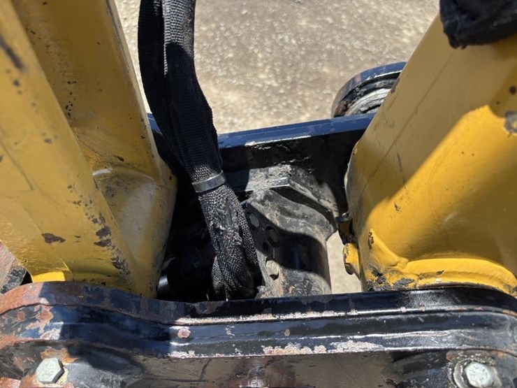2019-caterpillar-305e2-hydraulic-excavator-image-13