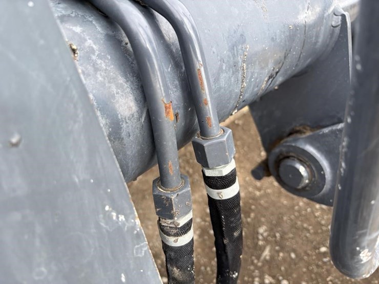 2019-deere-310l-ep-image-13