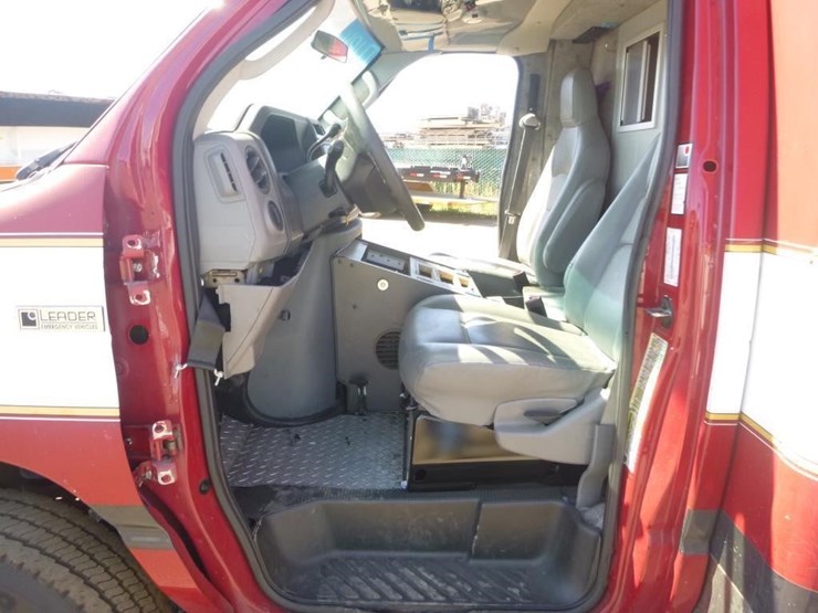2012-ford-e350-image-11