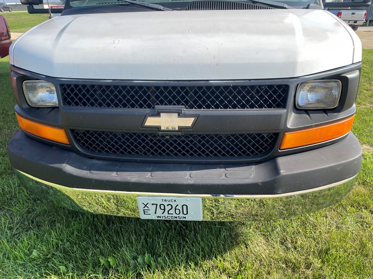 2005-chevrolet-3500-image-16