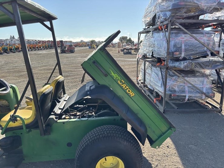 2012-john-deere-gator-image-8