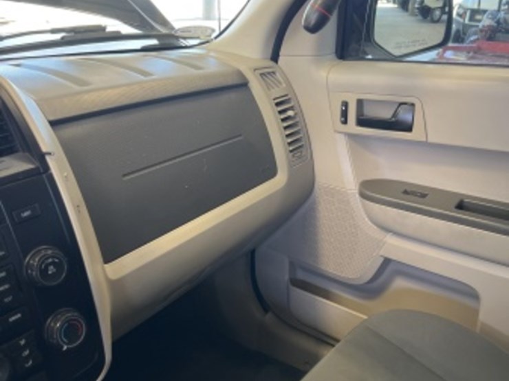 2012-ford-escape-xls-image-19