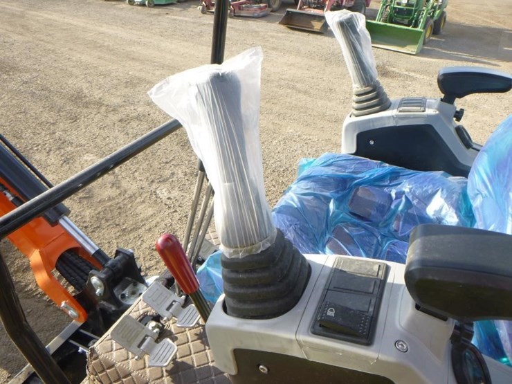2025-vicsec-vc18kf-hydraulic-excavator-image-21