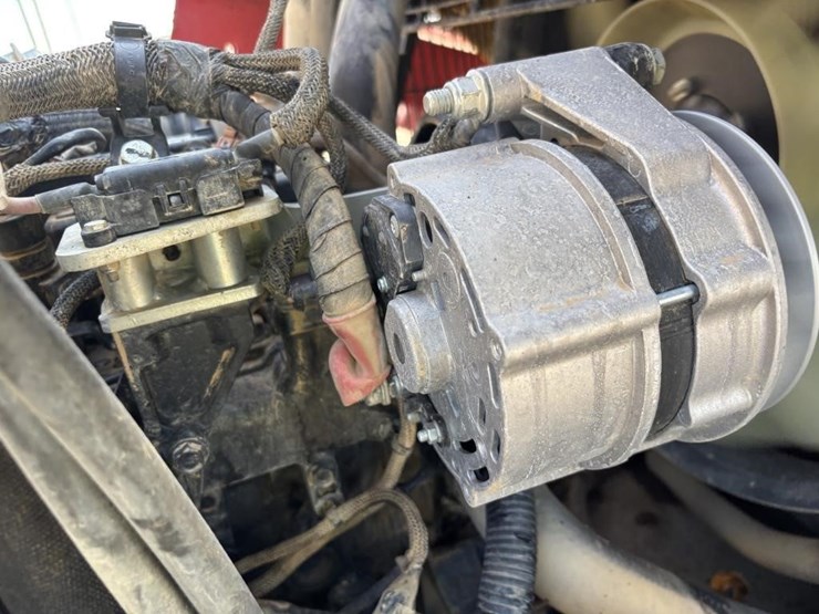 2019-deere-210l-image-52