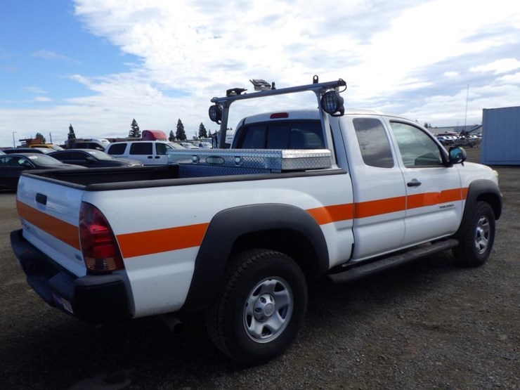 2014-toyota-tacoma-image-4