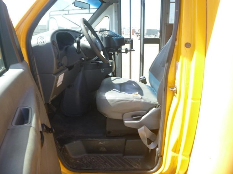 2006-ford-e450-image-7