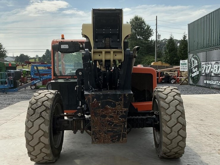 2015-jlg-g10-55a-image-3