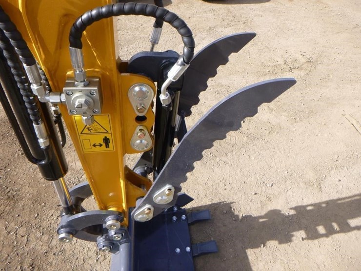 2025-sdlanch-sdle20-hydraulic-excavator-image-13