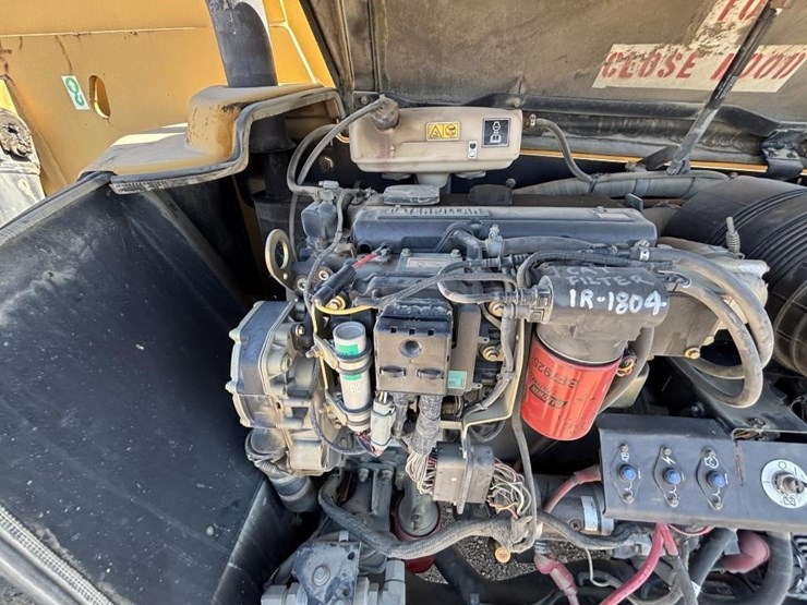 2004-caterpillar-th560b-image-52