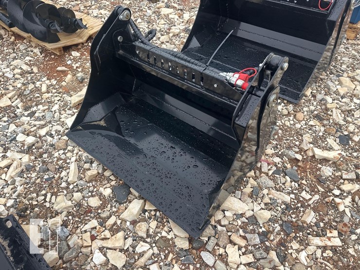 future-ft-xkh39f-39-inch-4in1-mini-skid-steer-buc-image-1