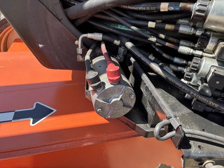 2013-jlg-600aj-image-24