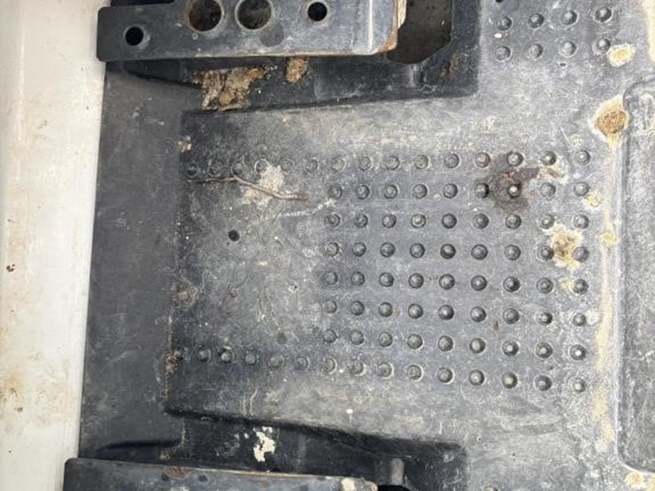 2019-bobcat-t590-image-30
