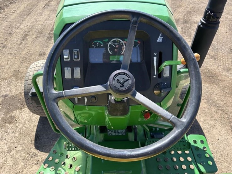 2016-john-deere-5055e-image-21