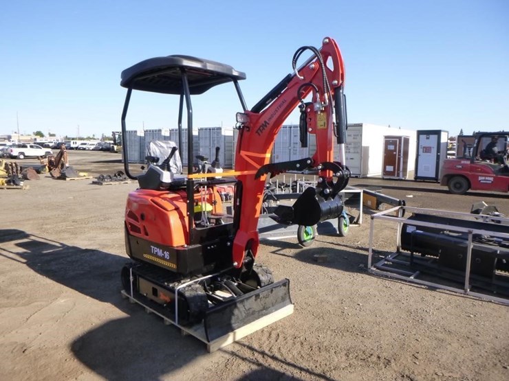 2025-tpm-16-hydraulic-excavator-image-2