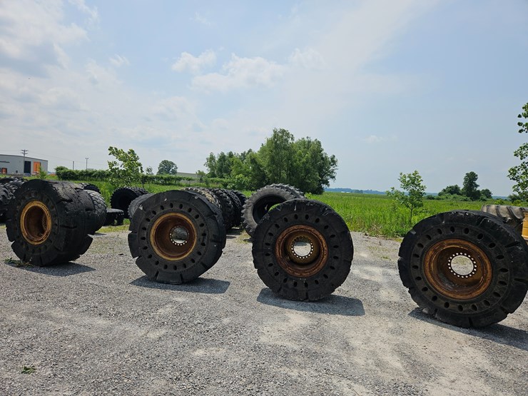#18788-•-solid-loader-tires-image-3