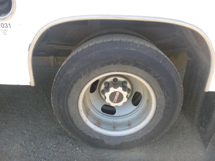 2007-gmc-3500-image-17