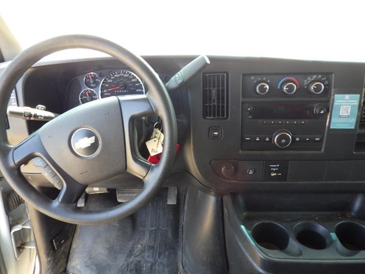 2013-chevrolet-express-3500-image-9