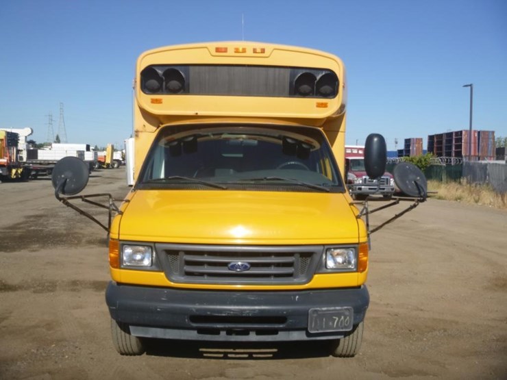 2005-ford-e450-image-8