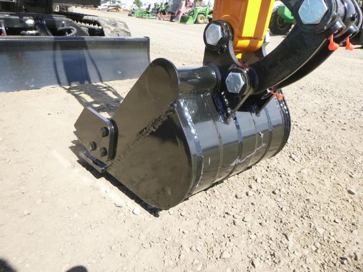 2025-vicsec-vc15j-hydraulic-excavator-image-10
