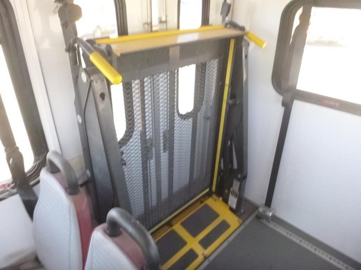 2014-ford-e450-image-9