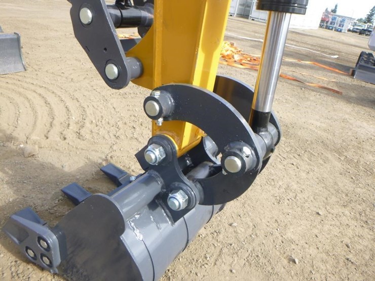 2025-sdlanch-sdle20-hydraulic-excavator-image-11