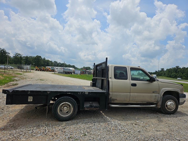 2005-chevrolet-silverado-3500-image-11