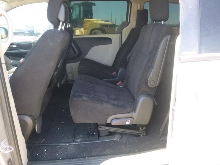 2013-dodge-grand-caravan-image-6