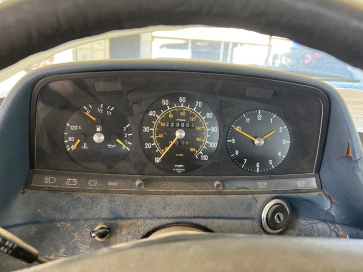 1978-mercedes-300d-sdn-image-17