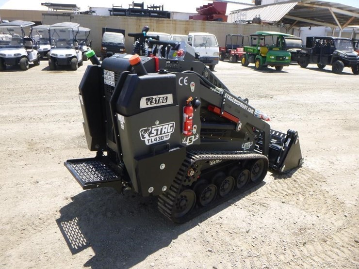 2024-kubota-d1703-image-3