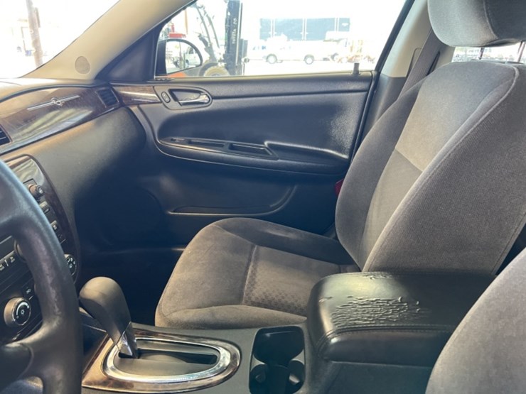 2014-chevrolet-impala-sdn-image-18
