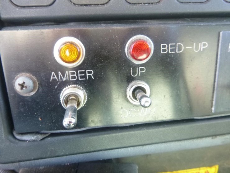 2004-international-durastar-4300-image-6