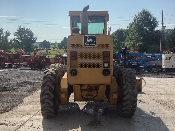1988-deere-670b-image-3